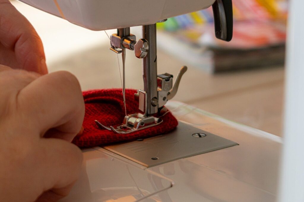sew, handwork, sewing machine-8353303.jpg